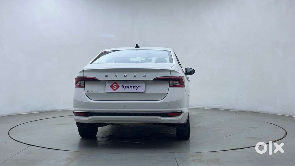 Skoda Slavia Style 1.0l Tsi At, 2022, Petrol