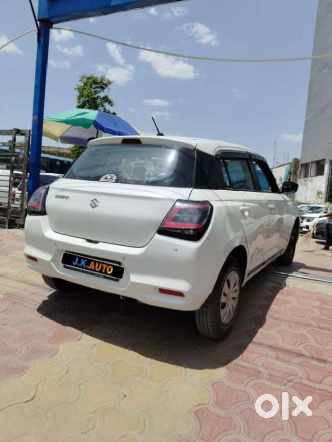 Maruti Suzuki Swift Vxi + Manual, 2024, Petrol