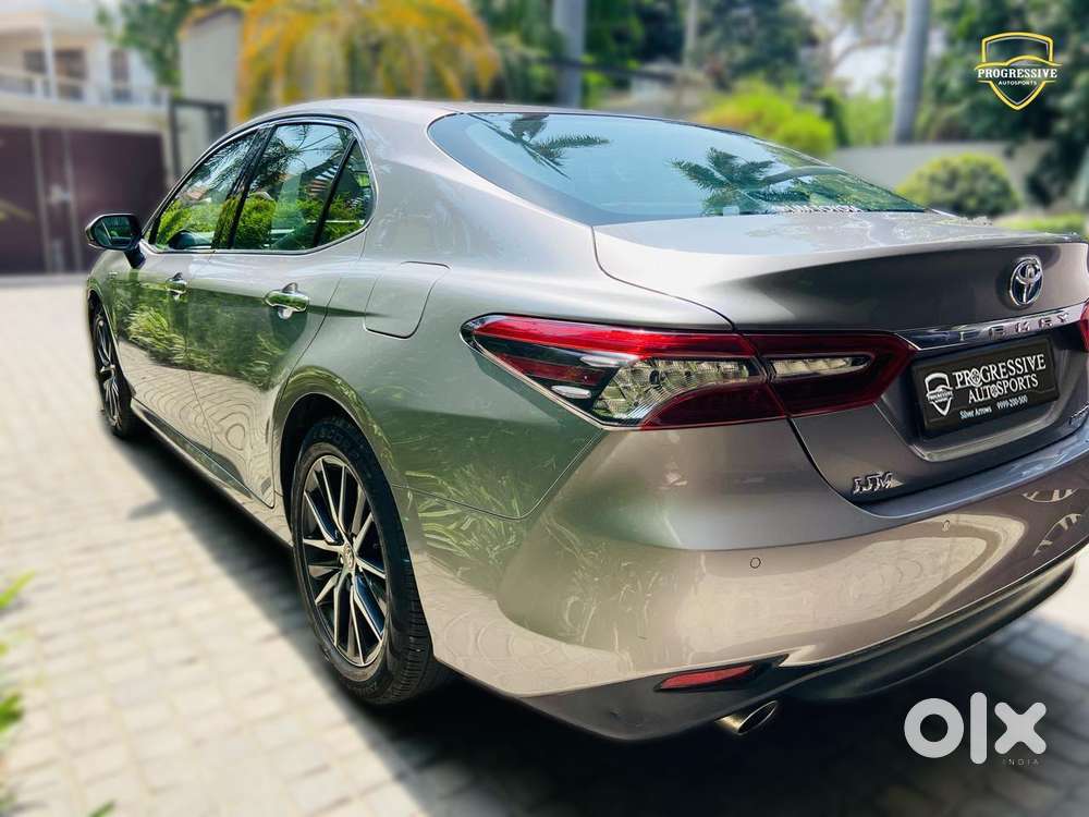 Toyota Camry Hybrid, 2023, Petrol