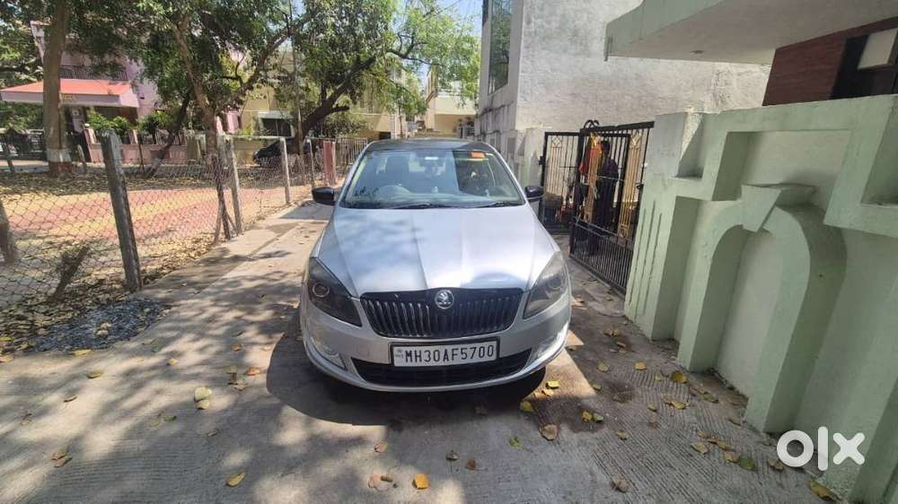 Skoda Rapid Silver Black Package
