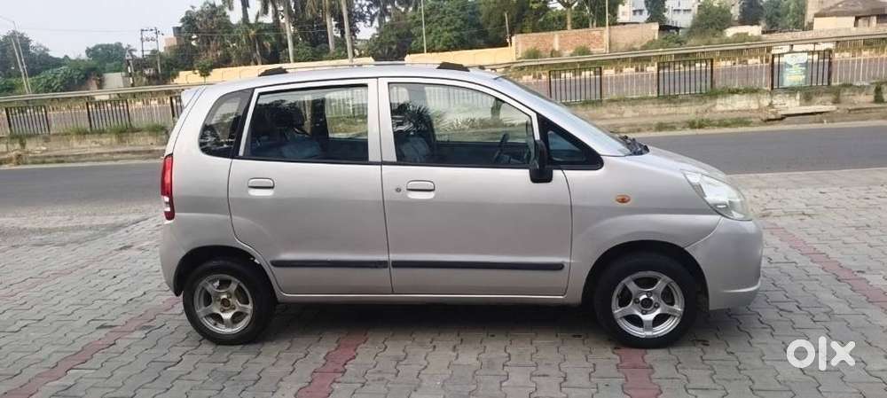 Maruti Suzuki Zen Estilo Lxi Bs Iv, 2011, Petrol
