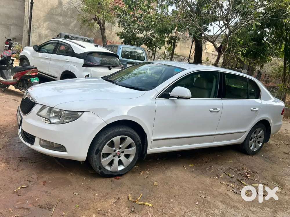 Skoda Superb 2014 Petrol Well Maintained