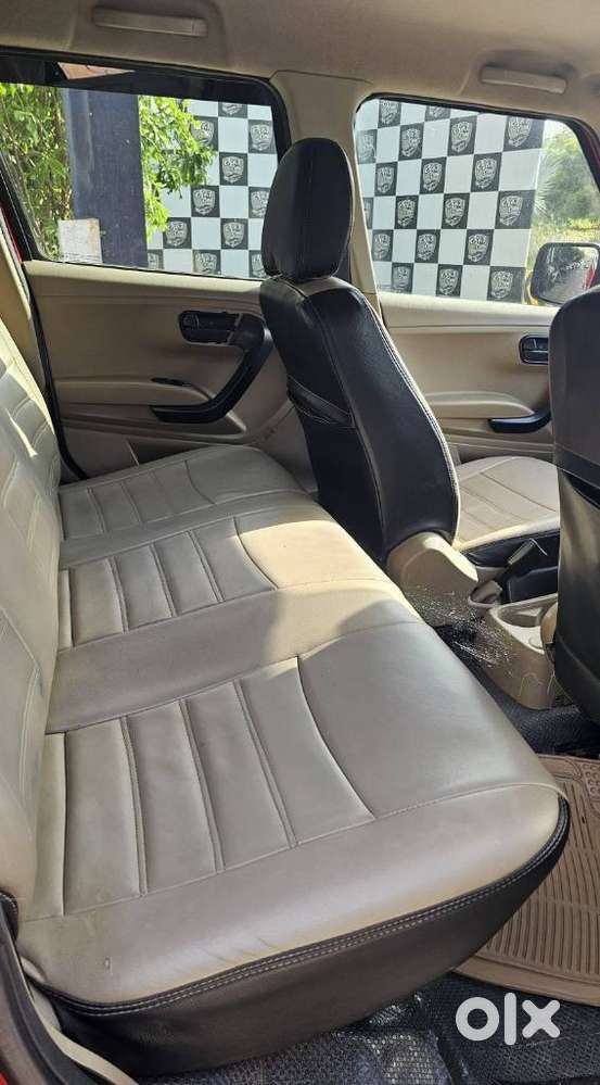 Mahindra Tuv 300 T6 Plus, 2018, Diesel