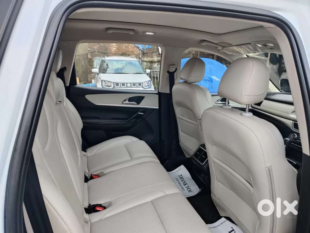 Mahindra Xuv700 2.2 Ax 7 Diesel At Luxury Pack Str Awd, 2022, Diesel