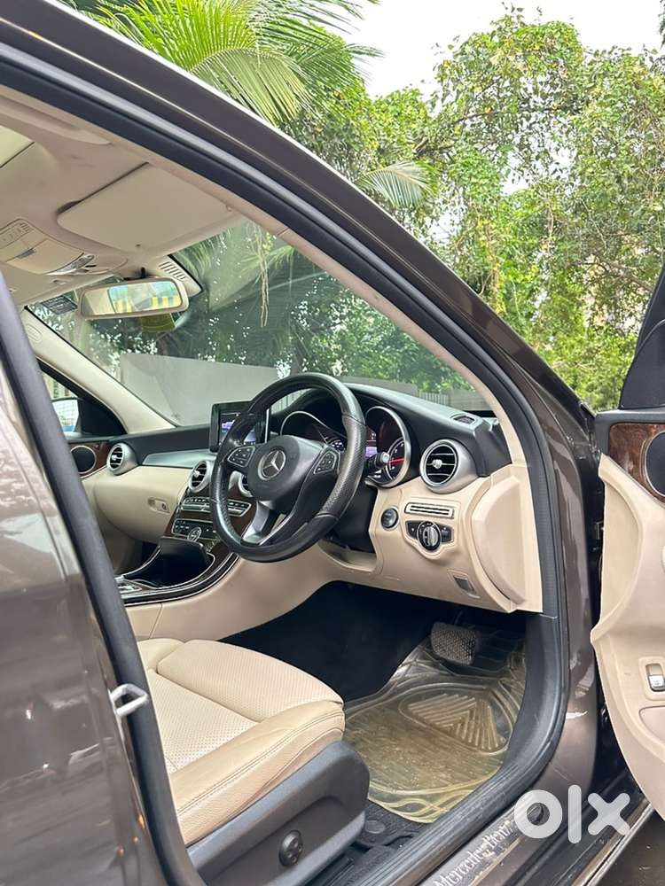 2017 Mercedes-benz C200  Single Owner  Only 39,000 Km