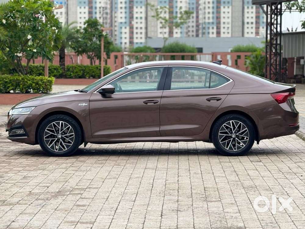 Skoda Octavia 2.0 L K Tsi At, 2022, Petrol