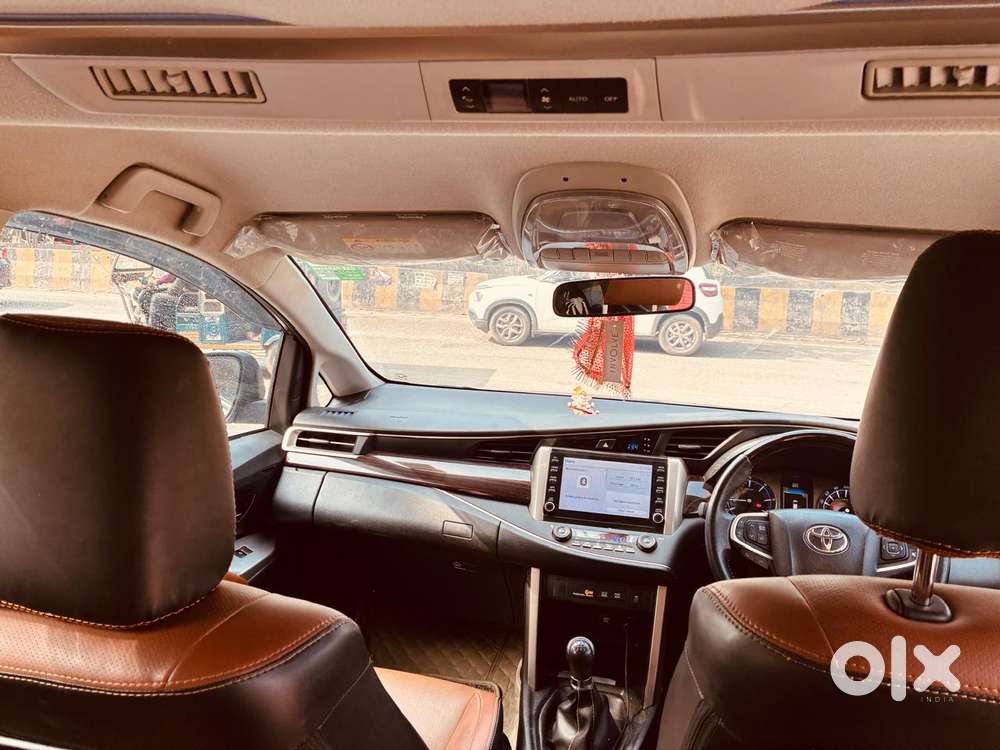 Toyota Innova Crysta 2.4 Vx Mt, 2022, Diesel