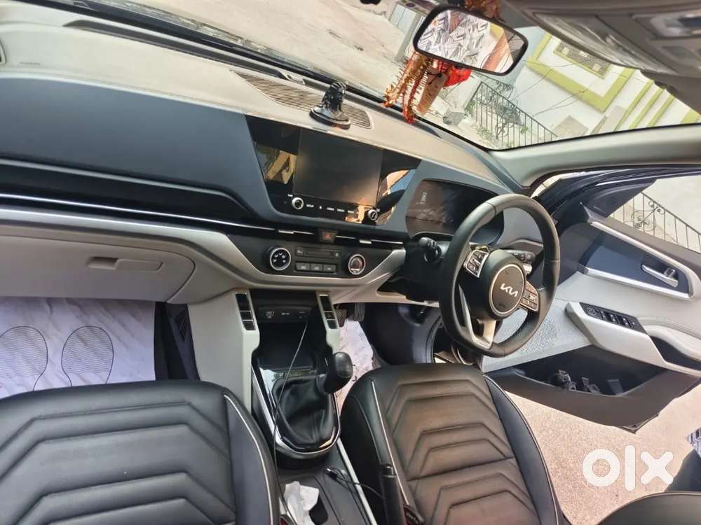 Kia Carens 2025 Diesel Well Maintained