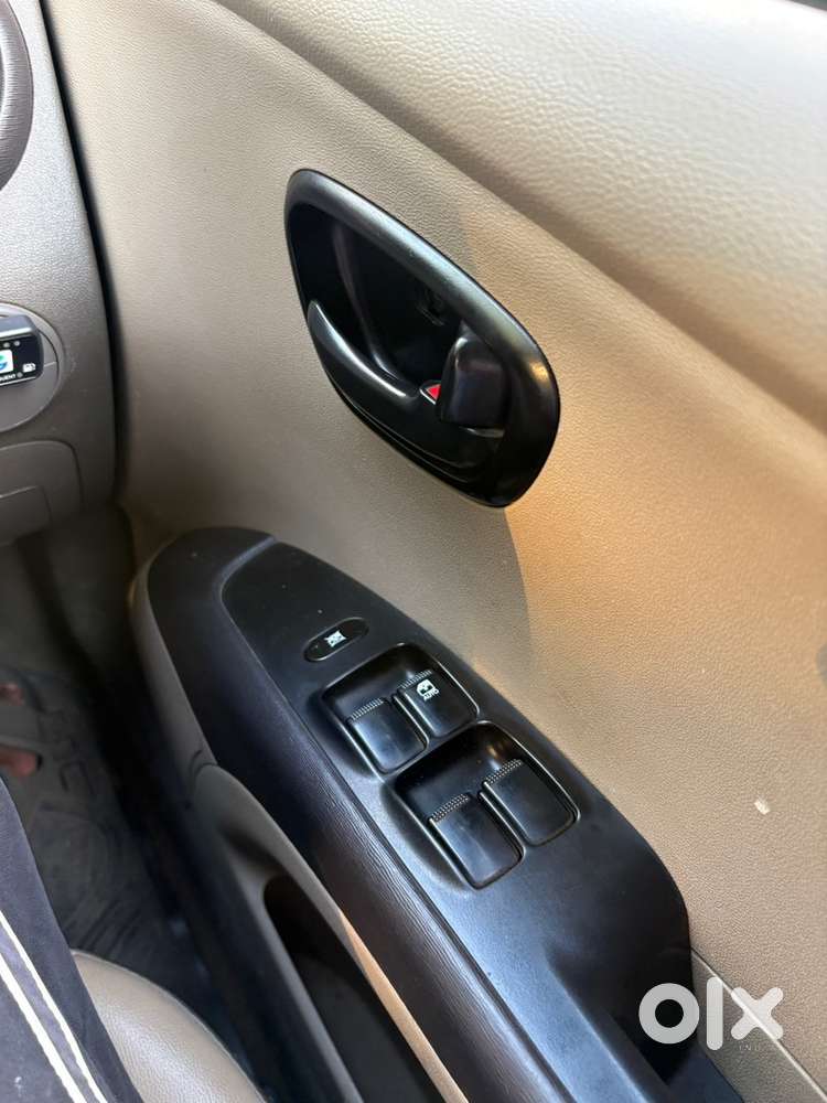 Hyundai Hybrid Car 2013