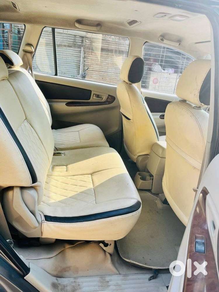 Toyota Innova 2.5 G (diesel) 7 Seater, 2015, Diesel