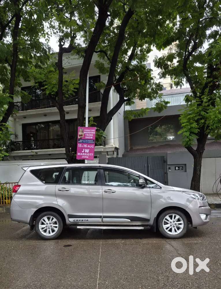 2020 Innova Crysta Auto 93000 Km With Service Record