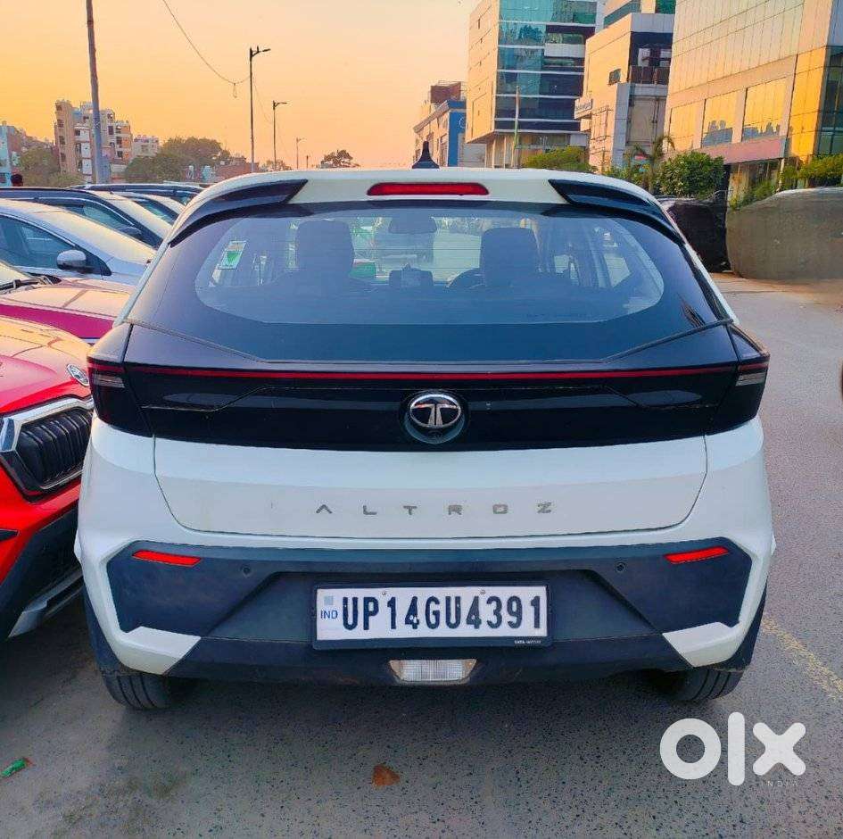 Tata Altroz Creative S, 2025, Petrol