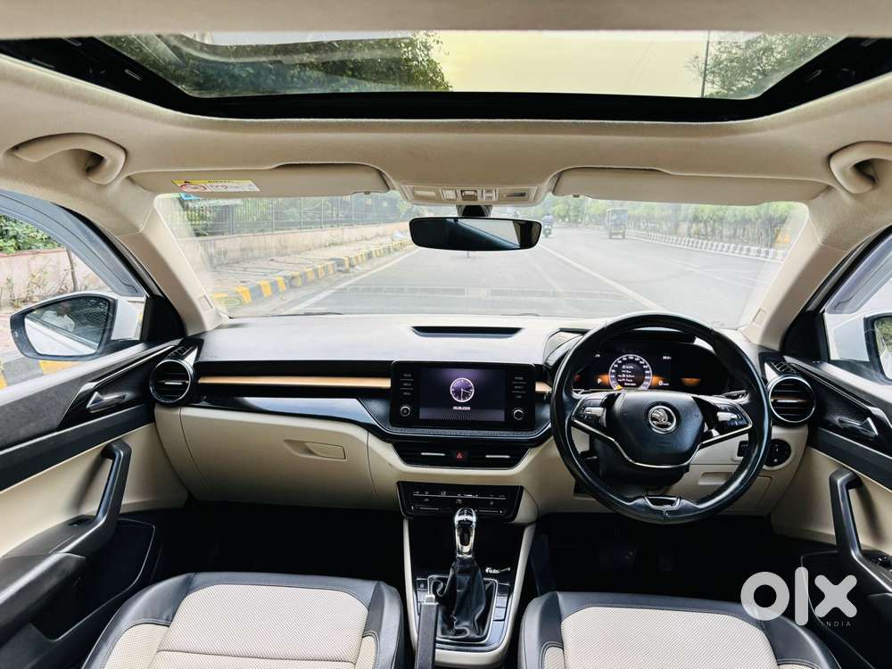 Skoda Slavia Style 1.0l Tsi At, 2023, Petrol