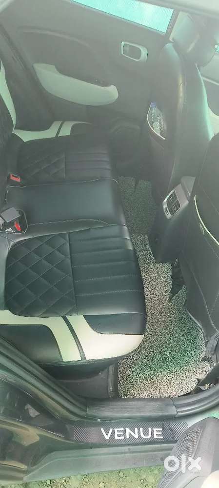 Hyundai Venue 2025 Petrol Well Maintained