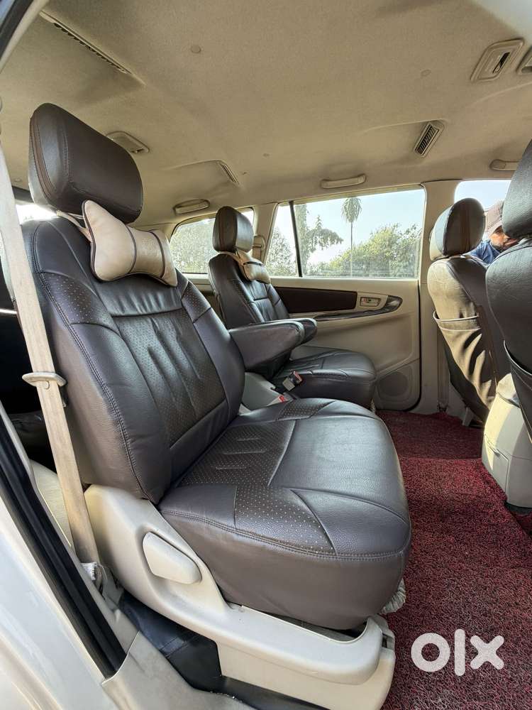 Toyota Innova 2.5 G (diesel) 7 Seater Bs Iv, 2015, Diesel