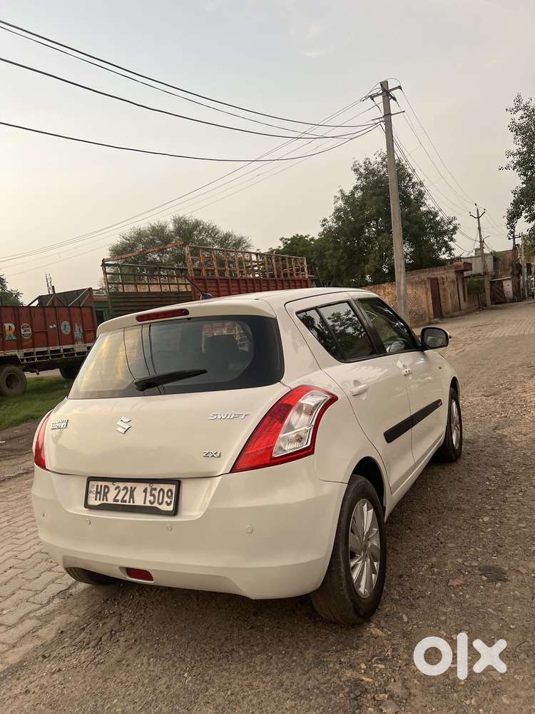 Maruti Suzuki Swift Zxi Plus Dual Tone, 2015, Petrol