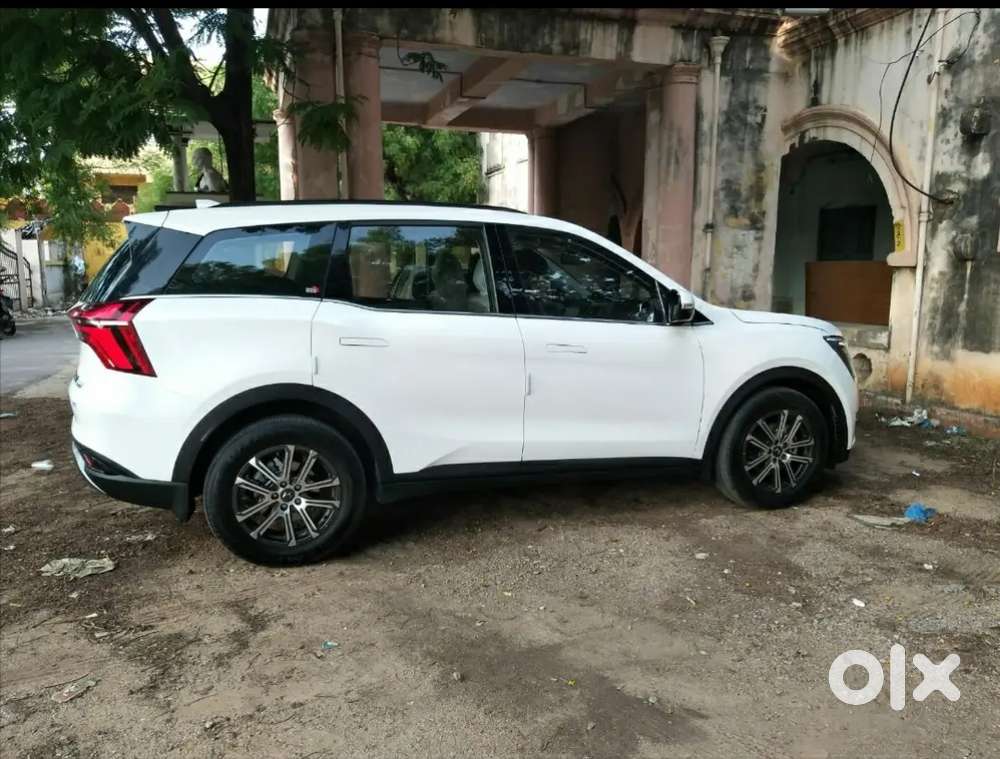 Mahindra Xuv700 2022 Petrol 10,000 Kms