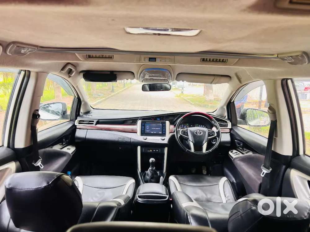 Toyota Innova Crysta 2016 Diesel 130000 Km Driven