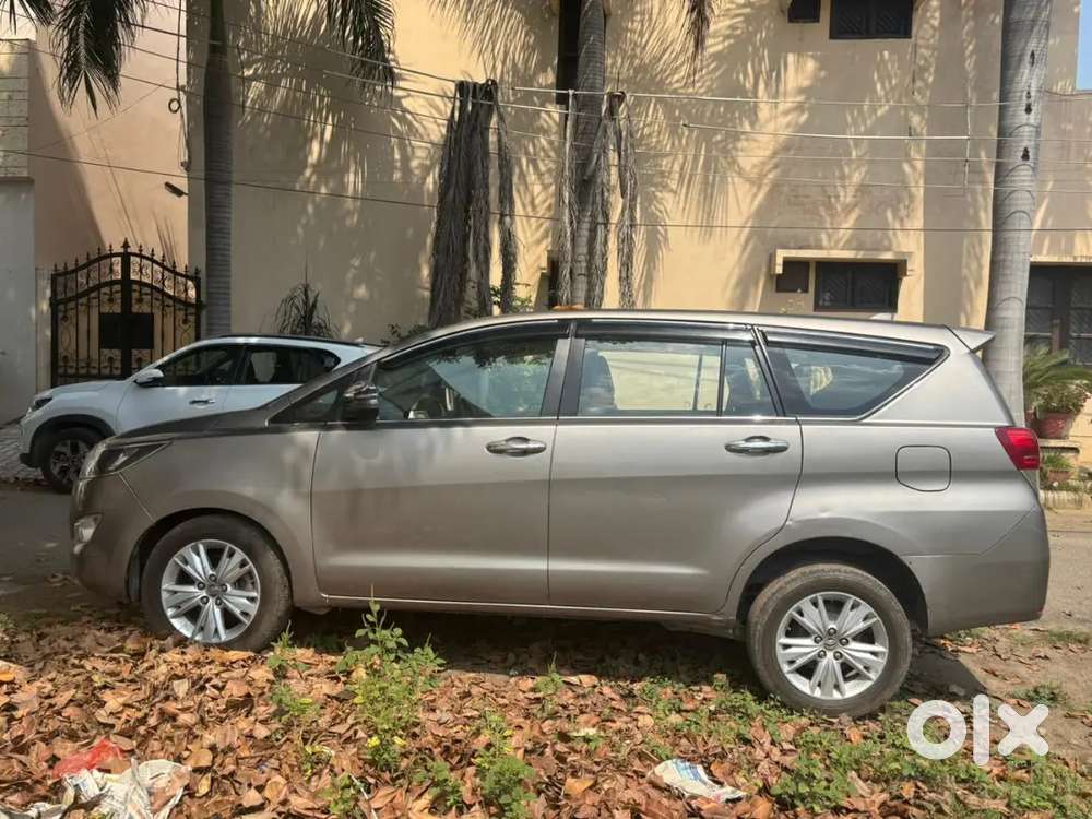 Toyota Innova Crysta 2018 Diesel Well Maintained