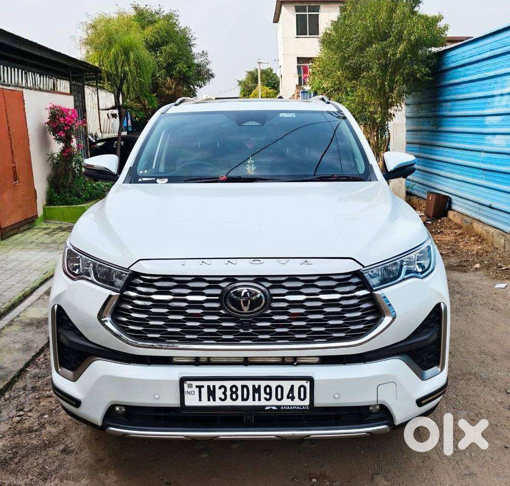 Toyota Innova Hycross 2.0 Vx (o) Hybrid 7 Str, 2025, Petrol