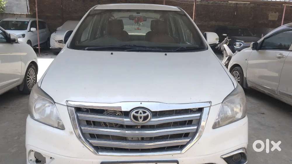 Toyota Innova 2012 Petrol 138000 Km Driven