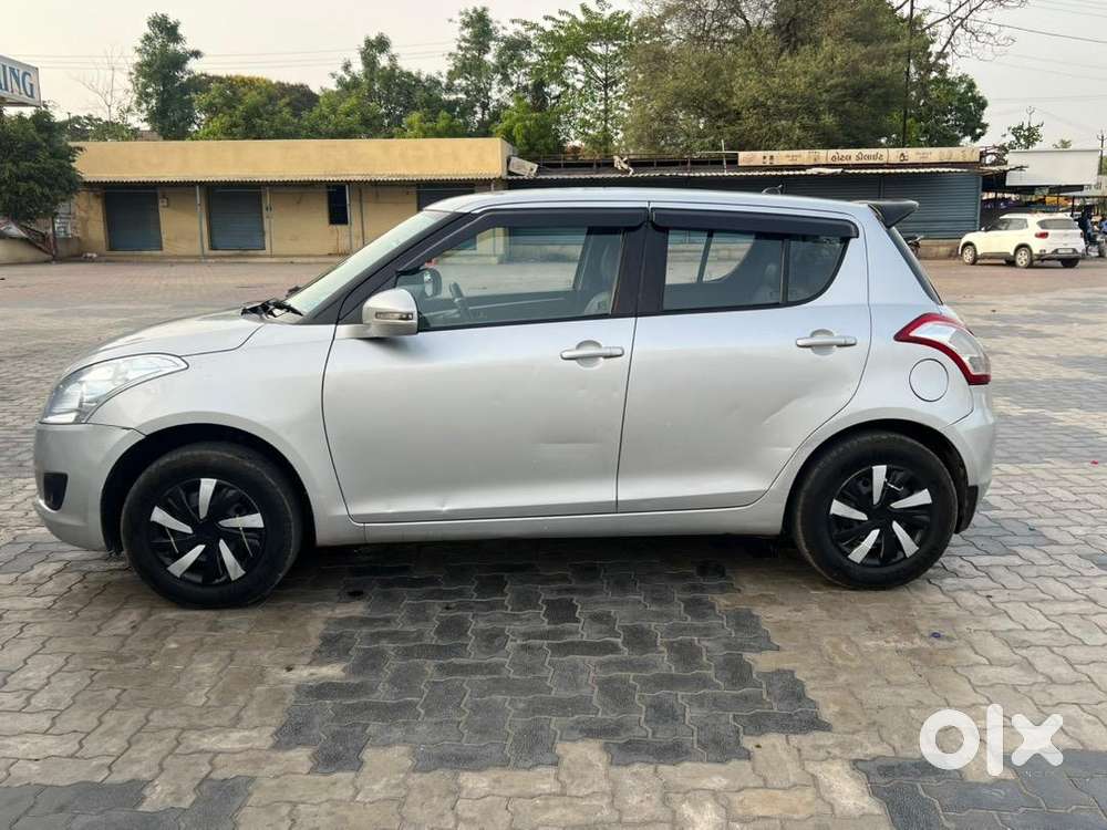 Maruti Suzuki Swift 2012 Cng & Hybrids 76000 Km Driven