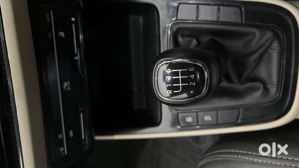 Skoda Slavia 1.0 Ambition Tsi At, 2023, Petrol