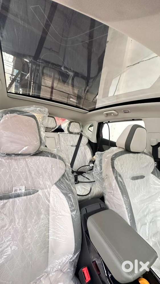 Mahindra Xev 9e 2025 Electric 4000 Km Driven