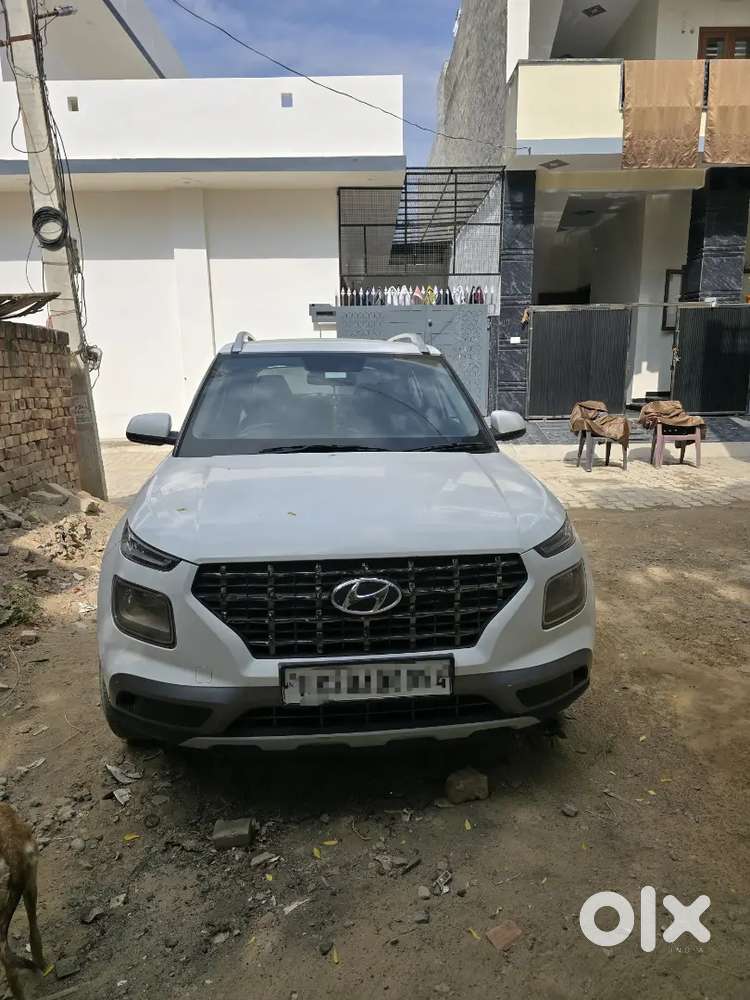 Hyundai Venue S Petrol 2019