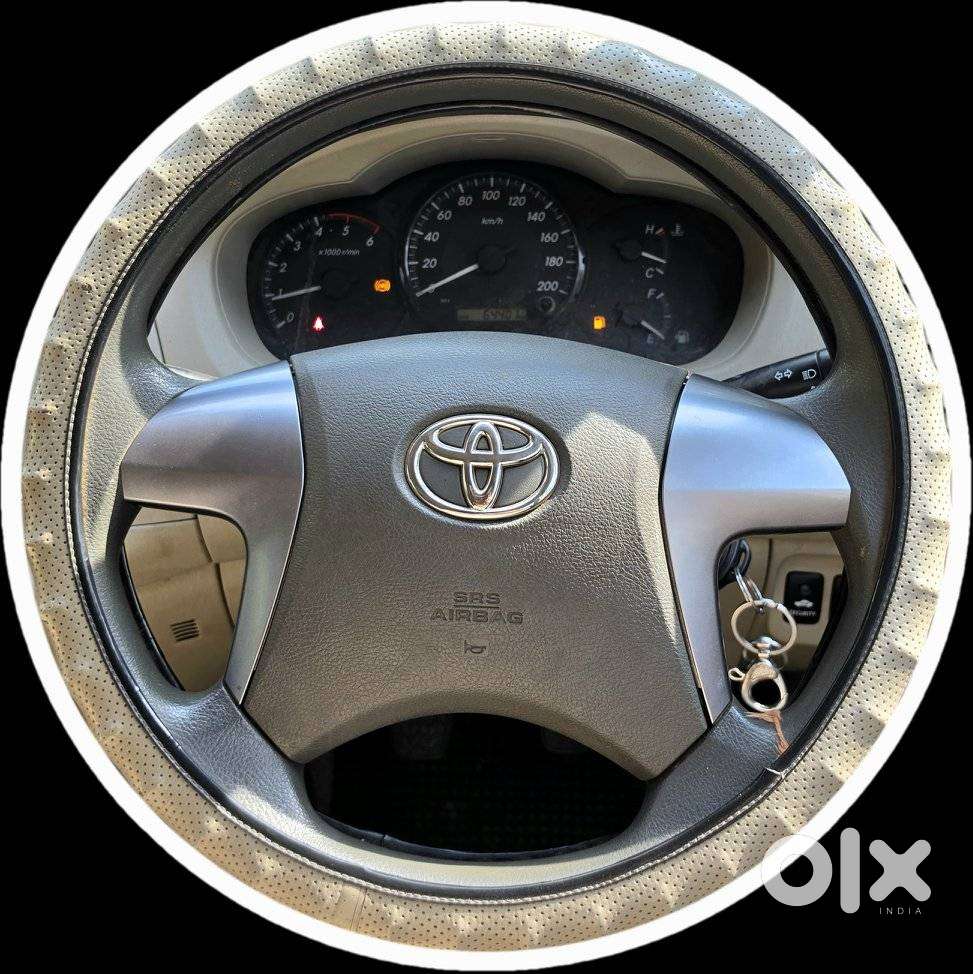 Toyota Innova 2.5 G (diesel) 8 Seater, 2014, Diesel