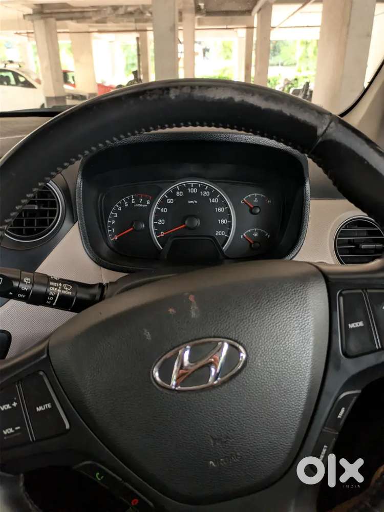 Hyundai Grand I10 Asta 1.2(o) 2015 Petrol Manual  Top Model