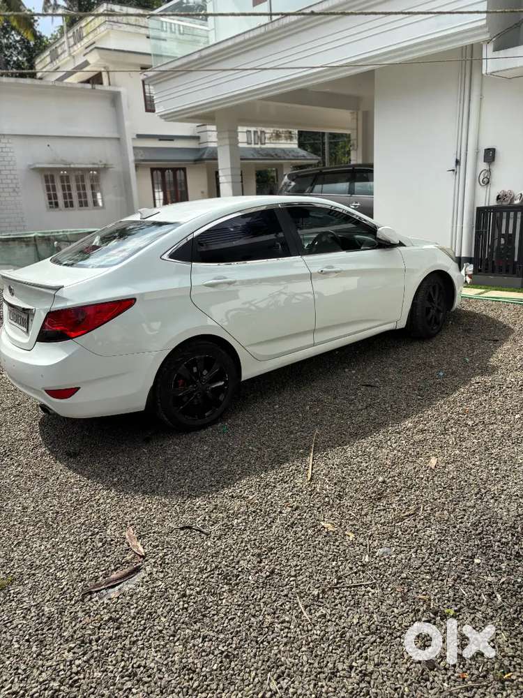 Hyundai Verna 2012 Fluidic