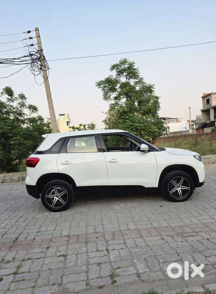 Maruti Suzuki Brezza 1.5 Zxi Smart Hybrid, 2021, Petrol