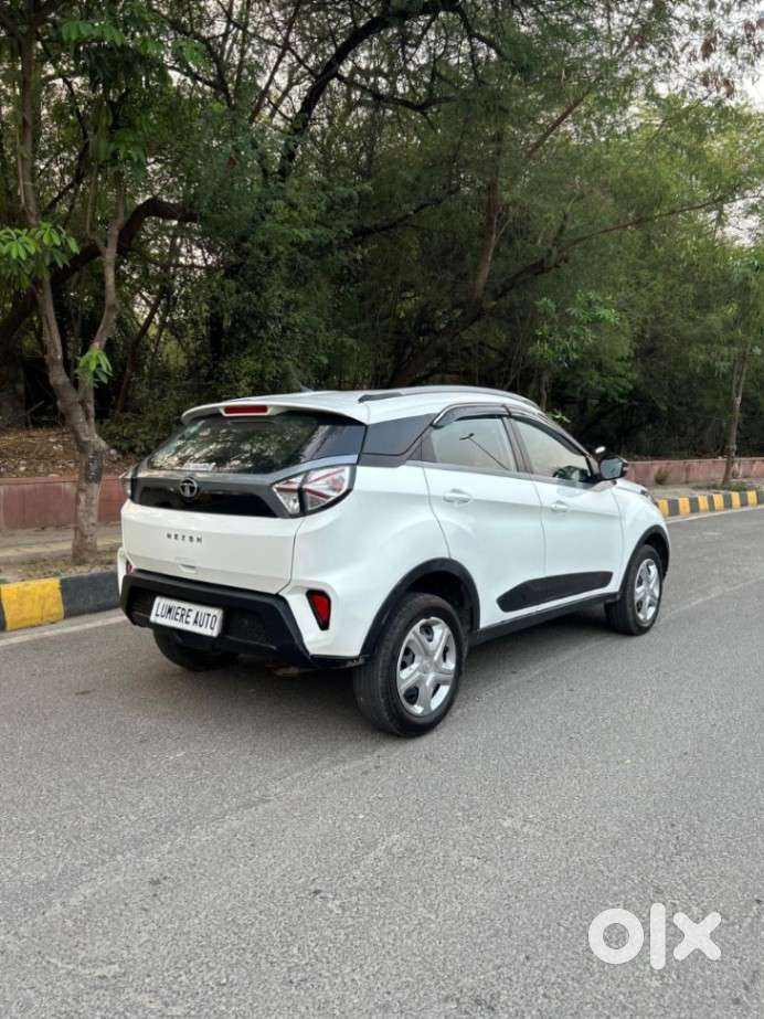 Tata Nexon 1.2 Revotron Xm (s), 2021, Petrol