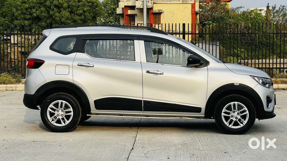 Renault Triber Rxt, 2022, Petrol
