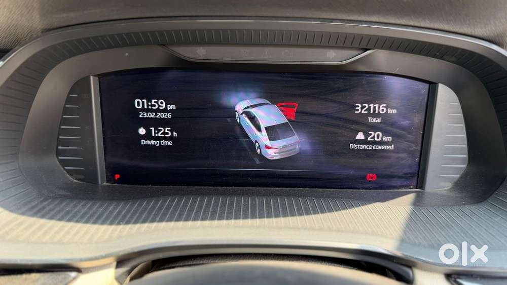 Skoda Octavia Facelift Essence, 2023, Petrol