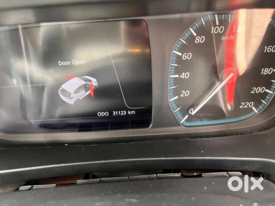 Tata Altroz Xz, 2020, Petrol