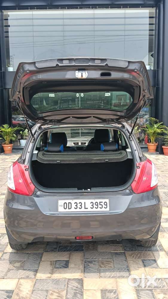 Maruti Suzuki Swift Vxi + Manual, 2017, Petrol