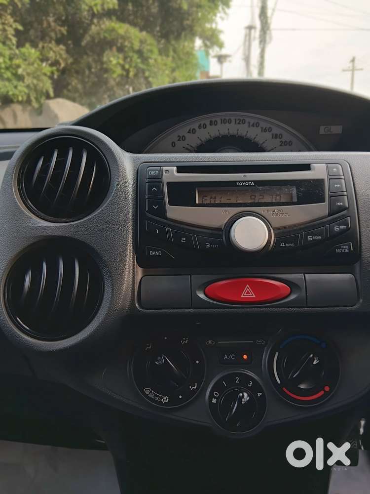 Toyota Etios Liva G, 2012, Petrol