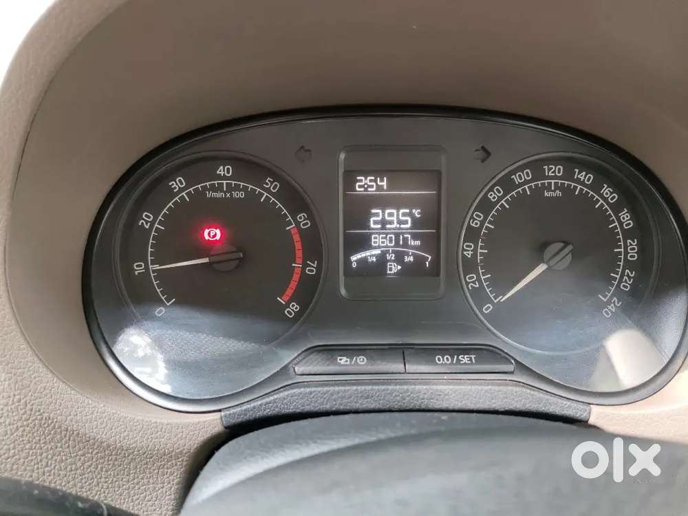 Skoda Rapid 2015 1.5 – Excellent Mileage & Power  Delhi Registered