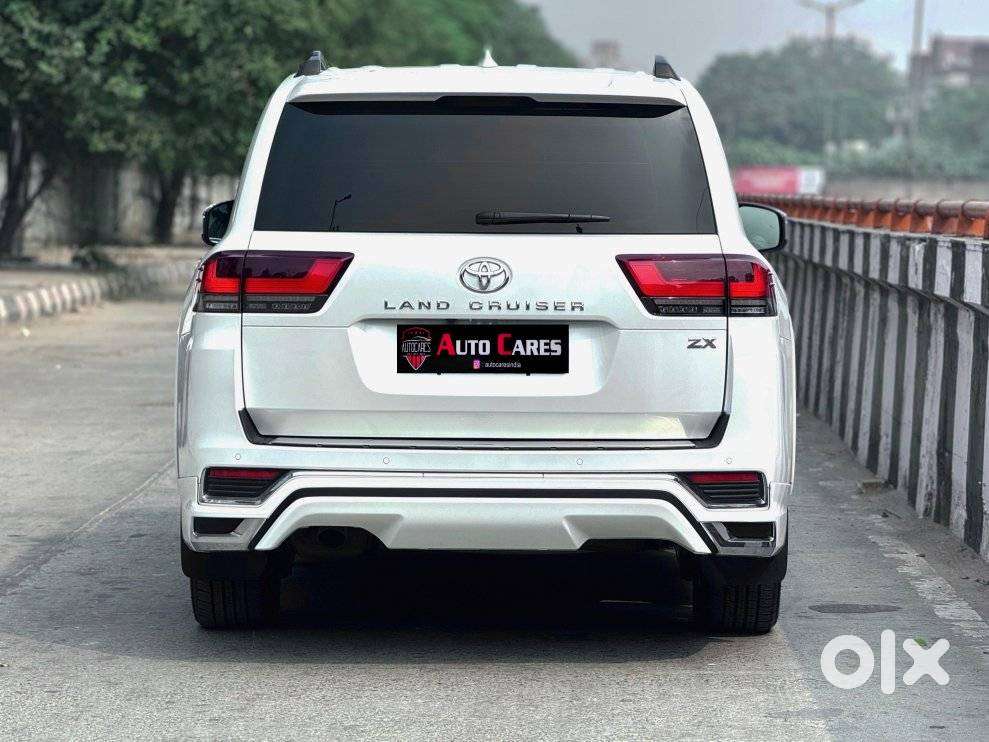 Toyota Land Cruiser Zx Petrol, 2025, Petrol