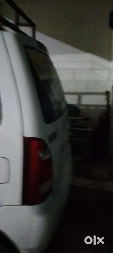 अच्छी कंडीशन सफेद है रंग है