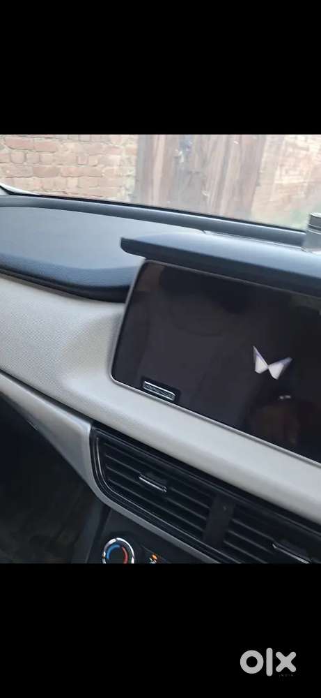 Mahindra Xuv700 Ax7 Diesel 2023 Manual Showroom Condition