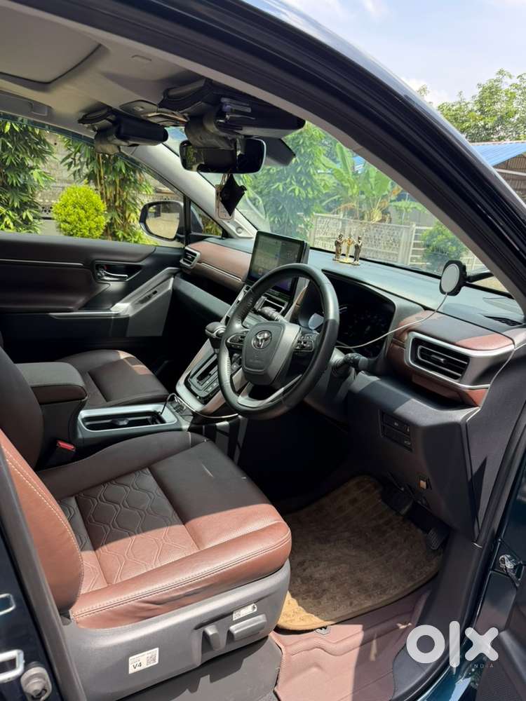 Toyota Innova Hycross Zx Hybrid 2025