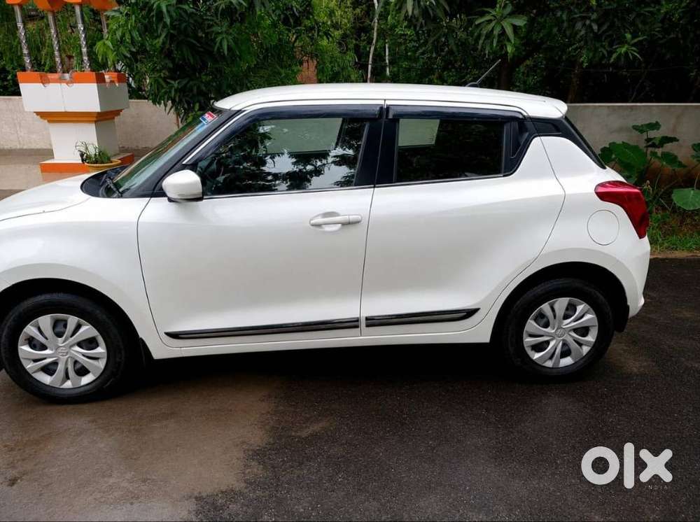 Swift Vxi Pertol + Manual In Very Good Condition