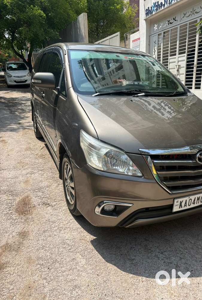 Toyota Innova 2015 Diesel Well Maintained