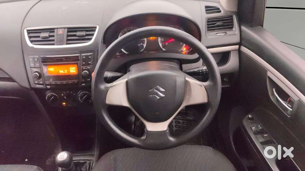 Maruti Suzuki Swift Vxi, 2016, Petrol