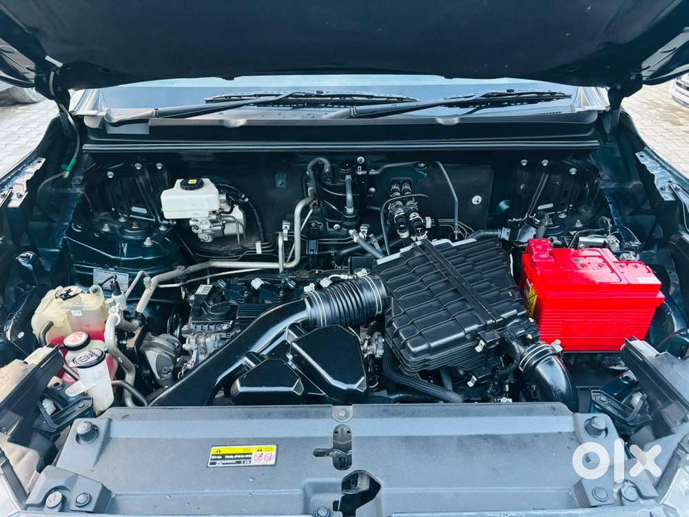Toyota Innova Hycross 2.0 Zx (o) Hybrid 7 Str, 2023, Petrol