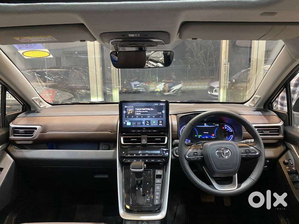 Toyota Innova Hycross 2.0 Zx Hybrid 7 Str, 2024, Petrol