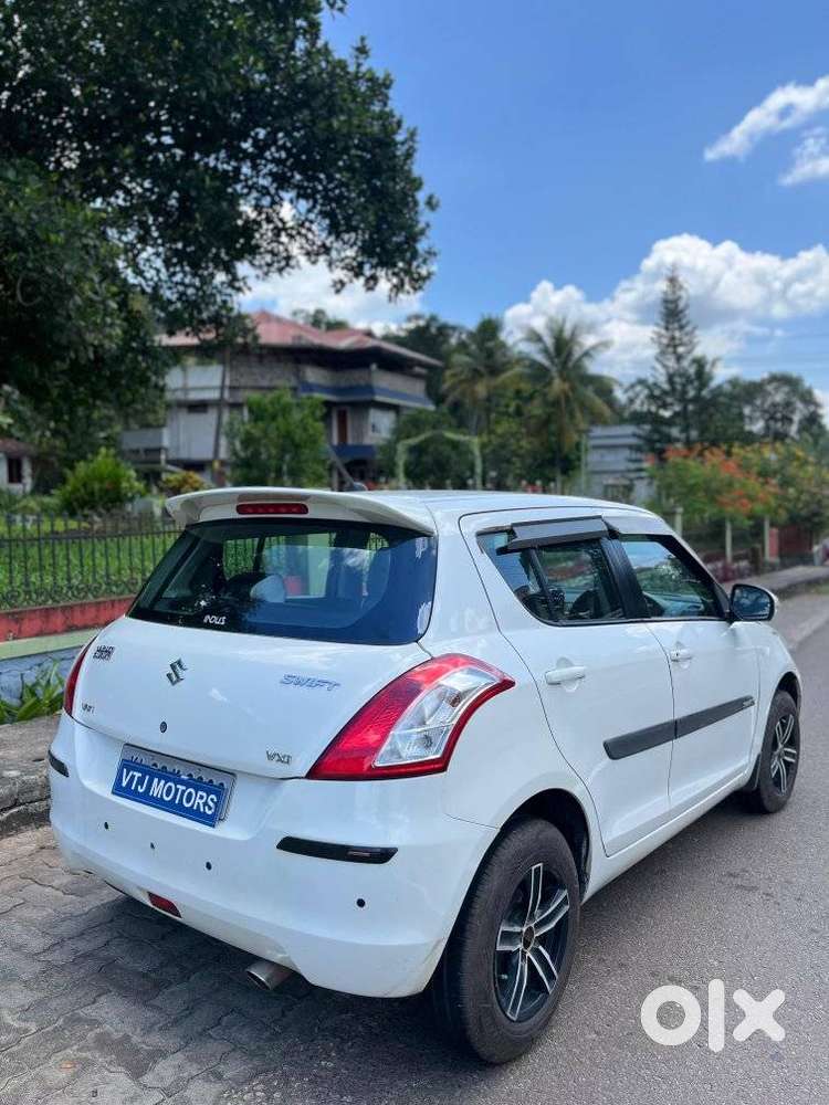 Maruti Suzuki Swift Vxi, 2016, Petrol